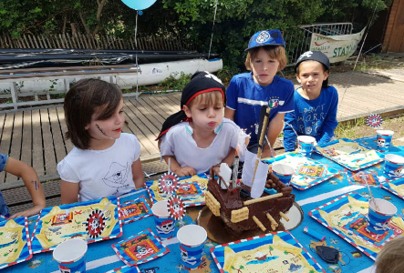 Goûter à la base du Batéguier sur l'île Sainte Marguerite