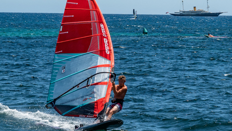 STAGE PLANCHE A VOILE CANNES